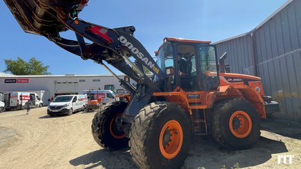 Chargeuse sur pneus Doosan DL250-5 - 1