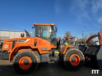 Chargeuse sur pneus Doosan DL250-5 - 1