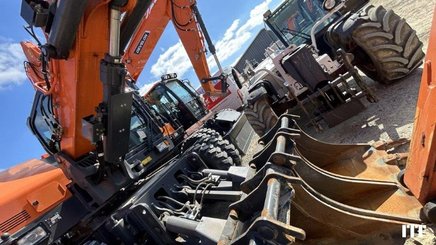 Pelle sur pneus Doosan DX100W-7 - 14