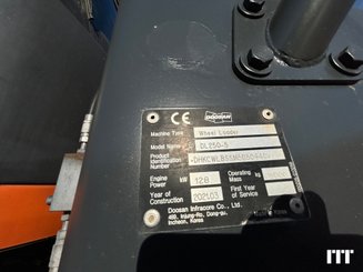 Chargeuse sur pneus Doosan DL250-5 - 11