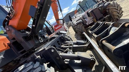 Pelle sur pneus Doosan DX100W-7 - 15