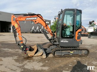 Mini pelle Doosan DX27Z - 1